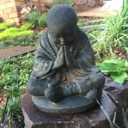 Small meditating Zen monk statue / figurine
